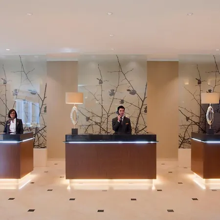 布加勒斯特皇冠假日酒店