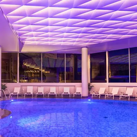 Crowne Plaza By Ihg Hotel 4*