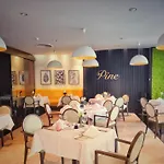 Готель Crowne Plaza By Ihg 4*