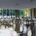Готель Crowne Plaza By Ihg Бухарест