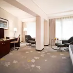 Crowne Plaza By Ihg Готель