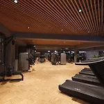 Crowne Plaza By Ihg Готель