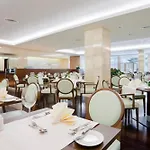 Готель Crowne Plaza By Ihg 4*