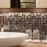 Crowne Plaza By Ihg Hotel 4*