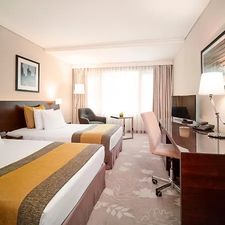 Crowne Plaza By Ihg 호텔