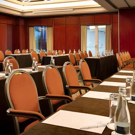 Crowne Plaza By Ihg Hotel