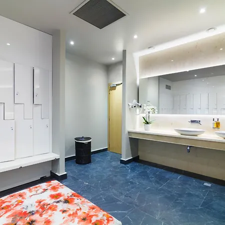 Crowne Plaza By Ihg Отель