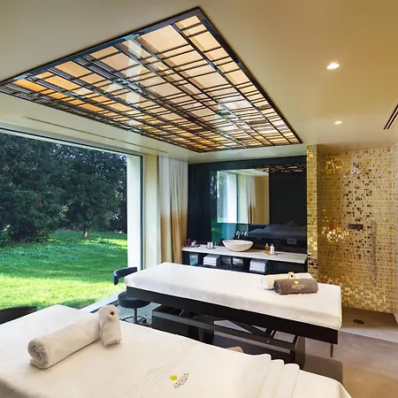 호텔 Crowne Plaza By Ihg 4*