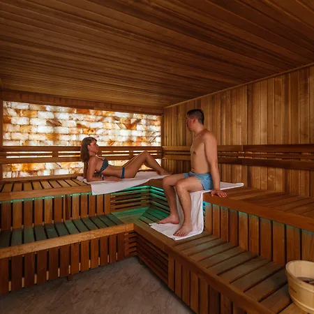 Crowne Plaza By Ihg Hotel 4*