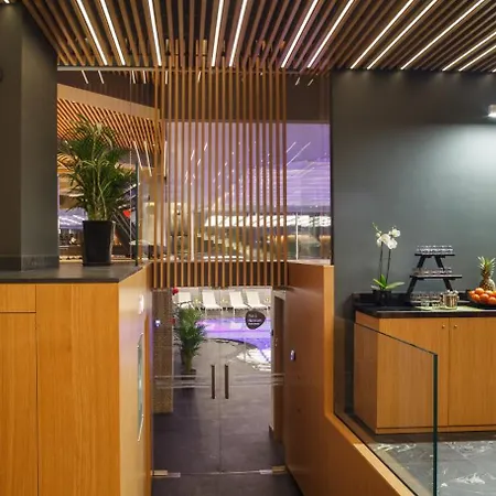 Crowne Plaza By Ihg 호텔