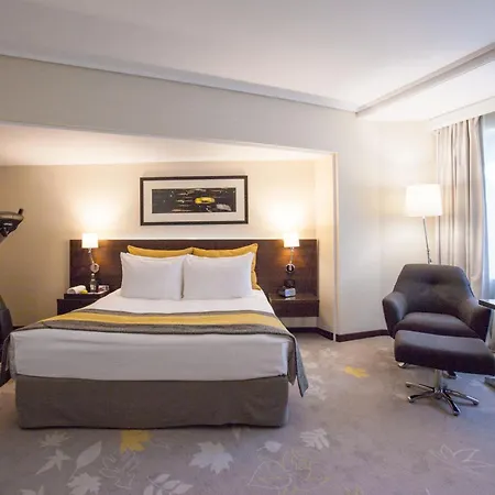 Crowne Plaza By Ihg Hotel 4*