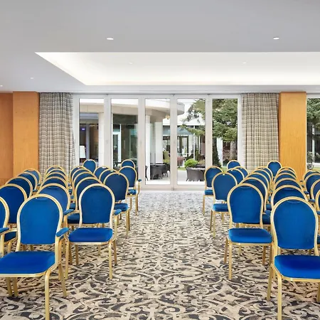 Отель Crowne Plaza By Ihg Бухарест