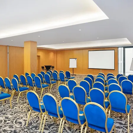 Crowne Plaza By Ihg 4*