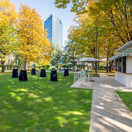 Crowne Plaza By Ihg