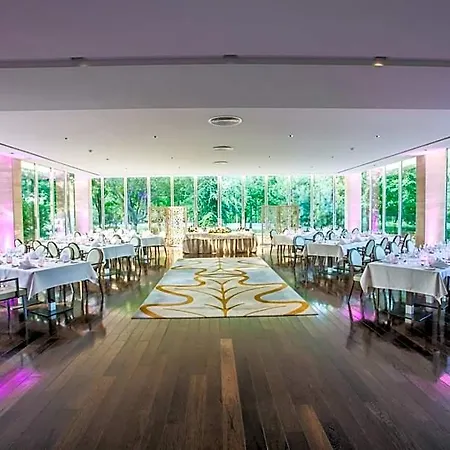 Crowne Plaza By Ihg 4*