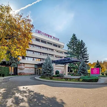 Crowne Plaza By Ihg Hotel