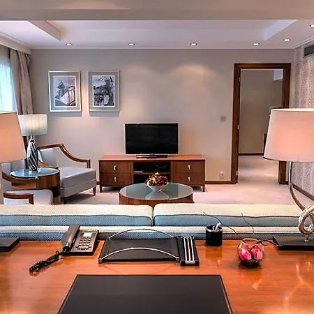 Готель Crowne Plaza By Ihg Бухарест