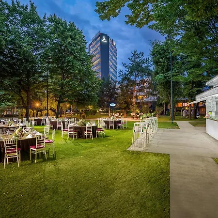 Crowne Plaza By Ihg