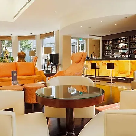 Crowne Plaza By Ihg Готель 4*