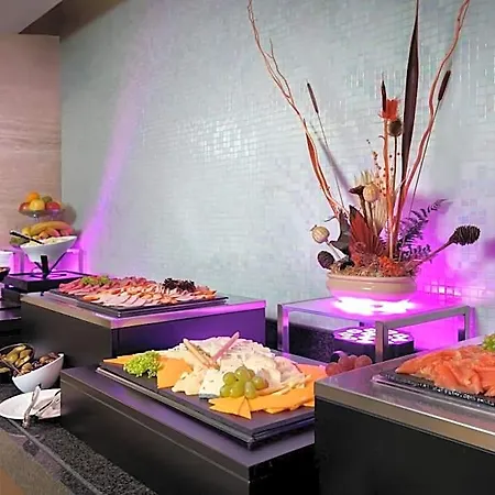 Crowne Plaza By Ihg 4*