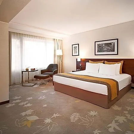 Crowne Plaza By Ihg Бухарест