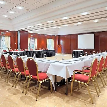 Готель Crowne Plaza By Ihg Бухарест