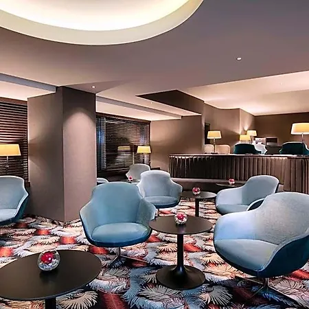 Готель Crowne Plaza By Ihg 4*