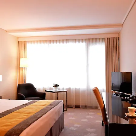 Crowne Plaza By Ihg 4*