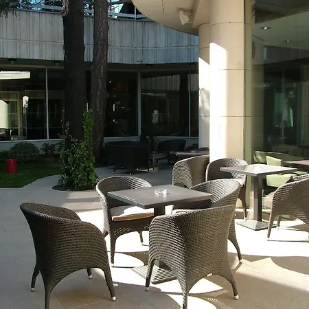 Crowne Plaza By Ihg 호텔