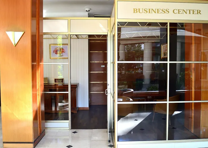 Crowne Plaza By Ihg Hotel 4*