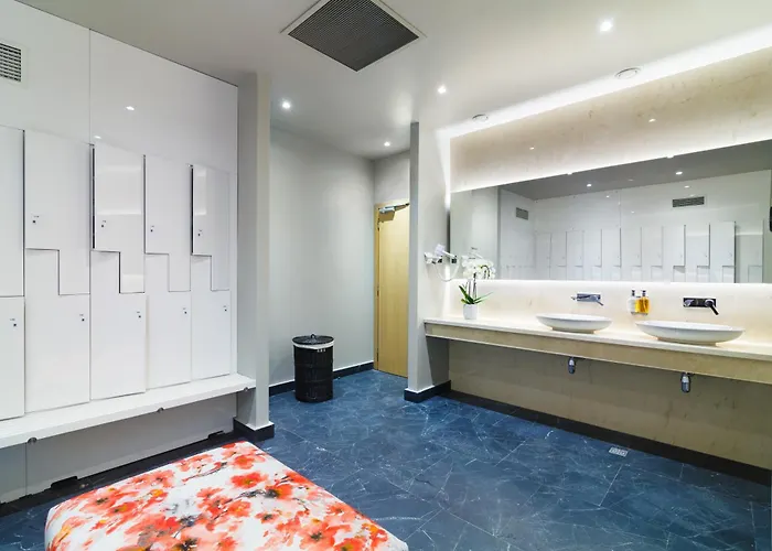 Crowne Plaza By Ihg Hotel