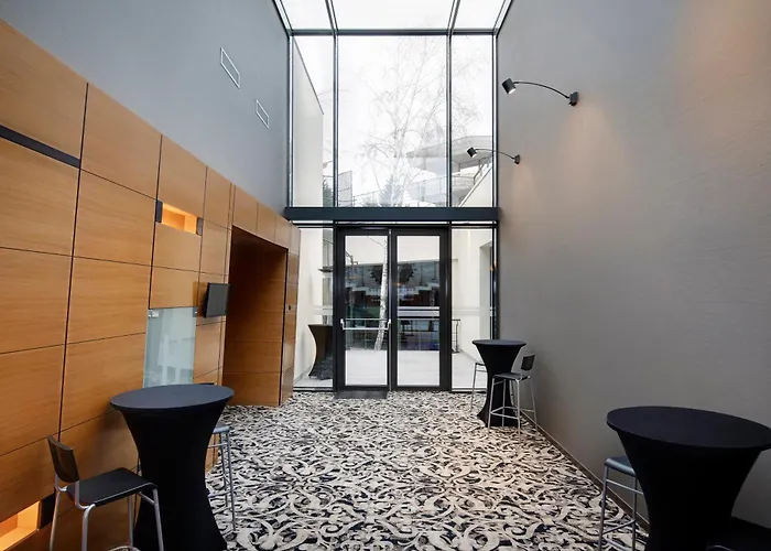 كراون بلازا فندق 4*