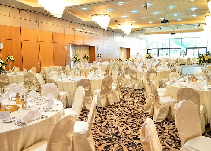 Crowne Plaza By Ihg Hotel Bucarest