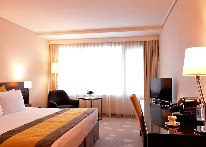 Crowne Plaza By Ihg 4*