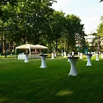 Crowne Plaza By Ihg 4*