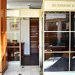 Crowne Plaza By Ihg Szálloda 4*