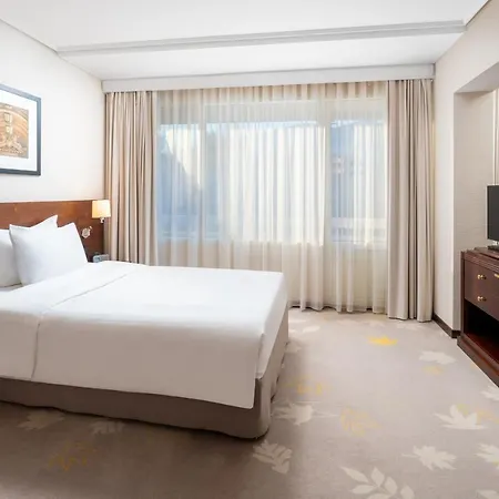 Crowne Plaza By Ihg 4*