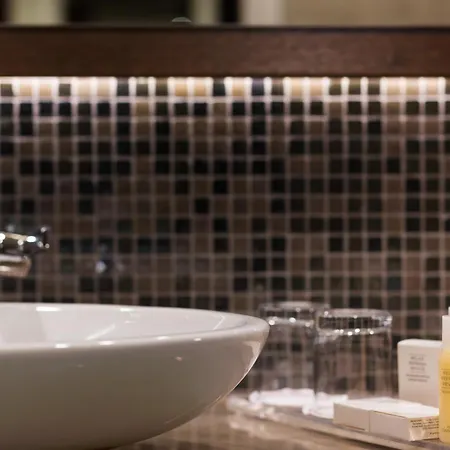 Crowne Plaza By Ihg