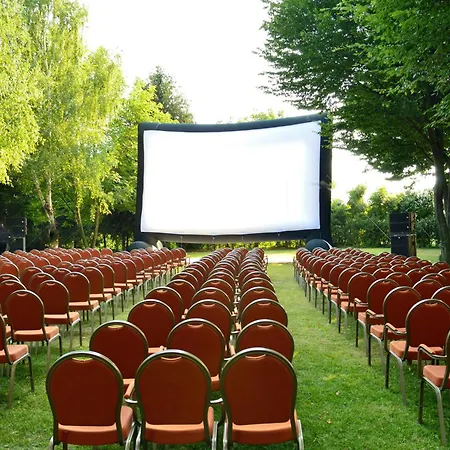 クラウンプラザ 4* ブカレスト