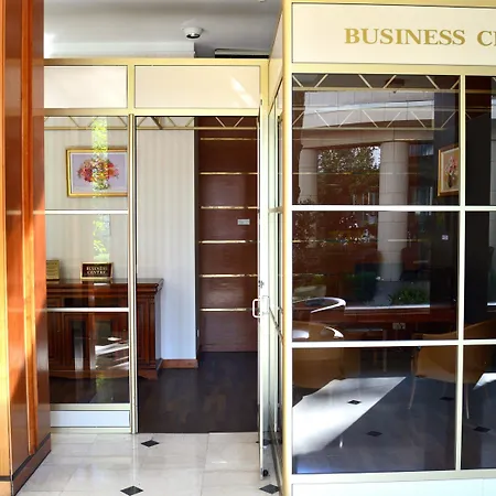 クラウンプラザ ホテル 4*