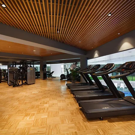 ホテル クラウンプラザ 4*