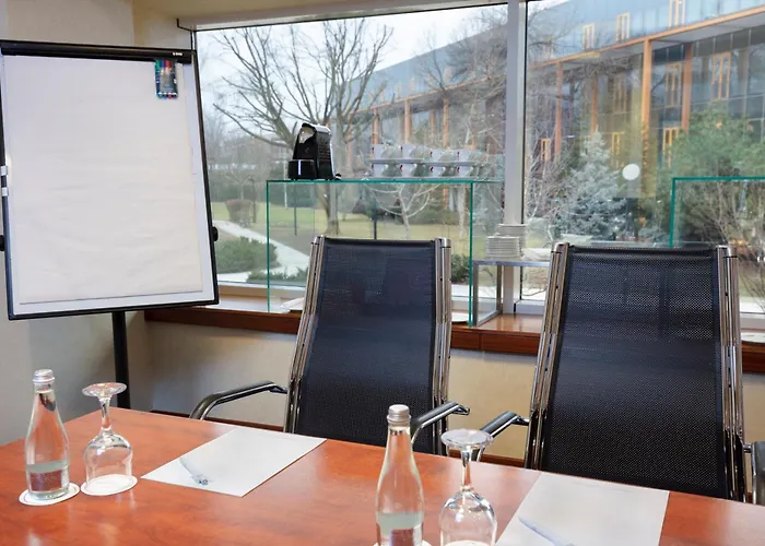 Crowne Plaza By Ihg
