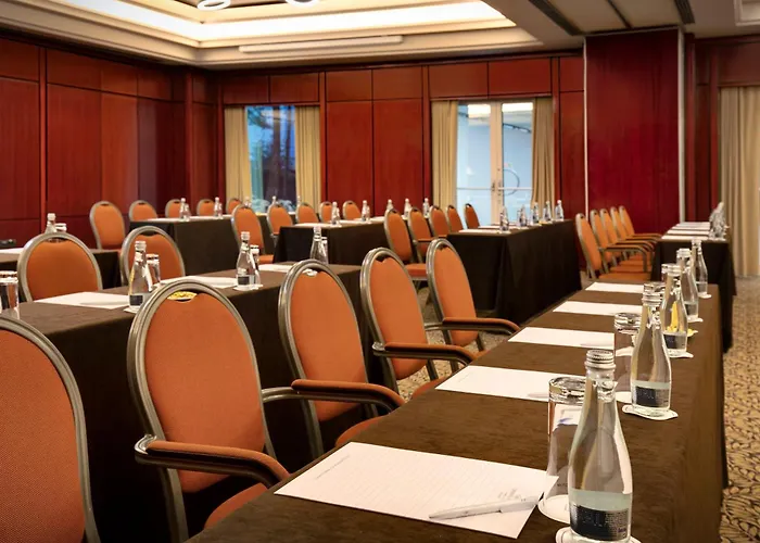 Crowne Plaza By Ihg Ξενοδοχείο