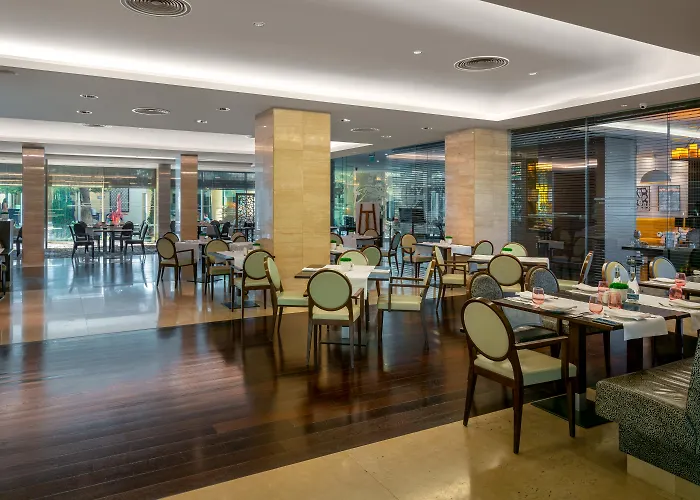 Hotel Crowne Plaza By Ihg 4*