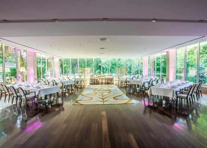 Crowne Plaza By Ihg