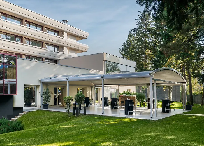 Crowne Plaza By Ihg