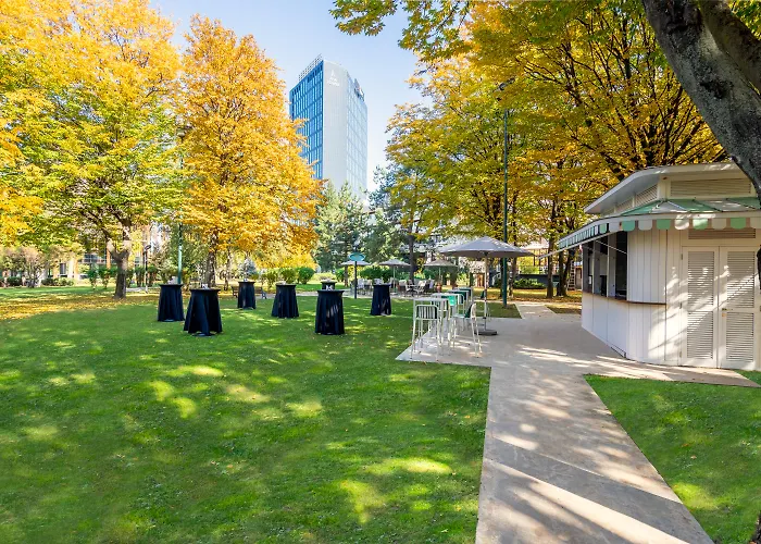 Crowne Plaza By Ihg