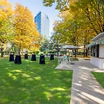 Crowne Plaza By Ihg