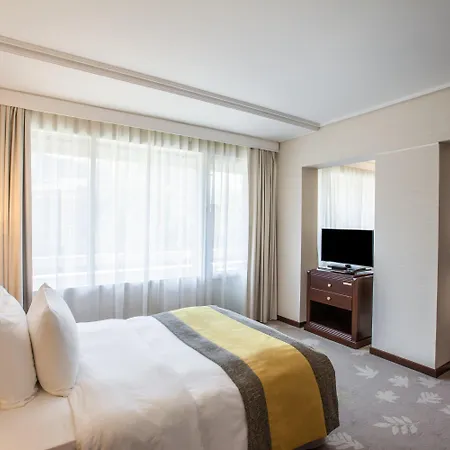 Crowne Plaza By Ihg Hotel 4*