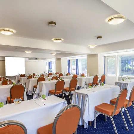 Crowne Plaza By Ihg Hotel
